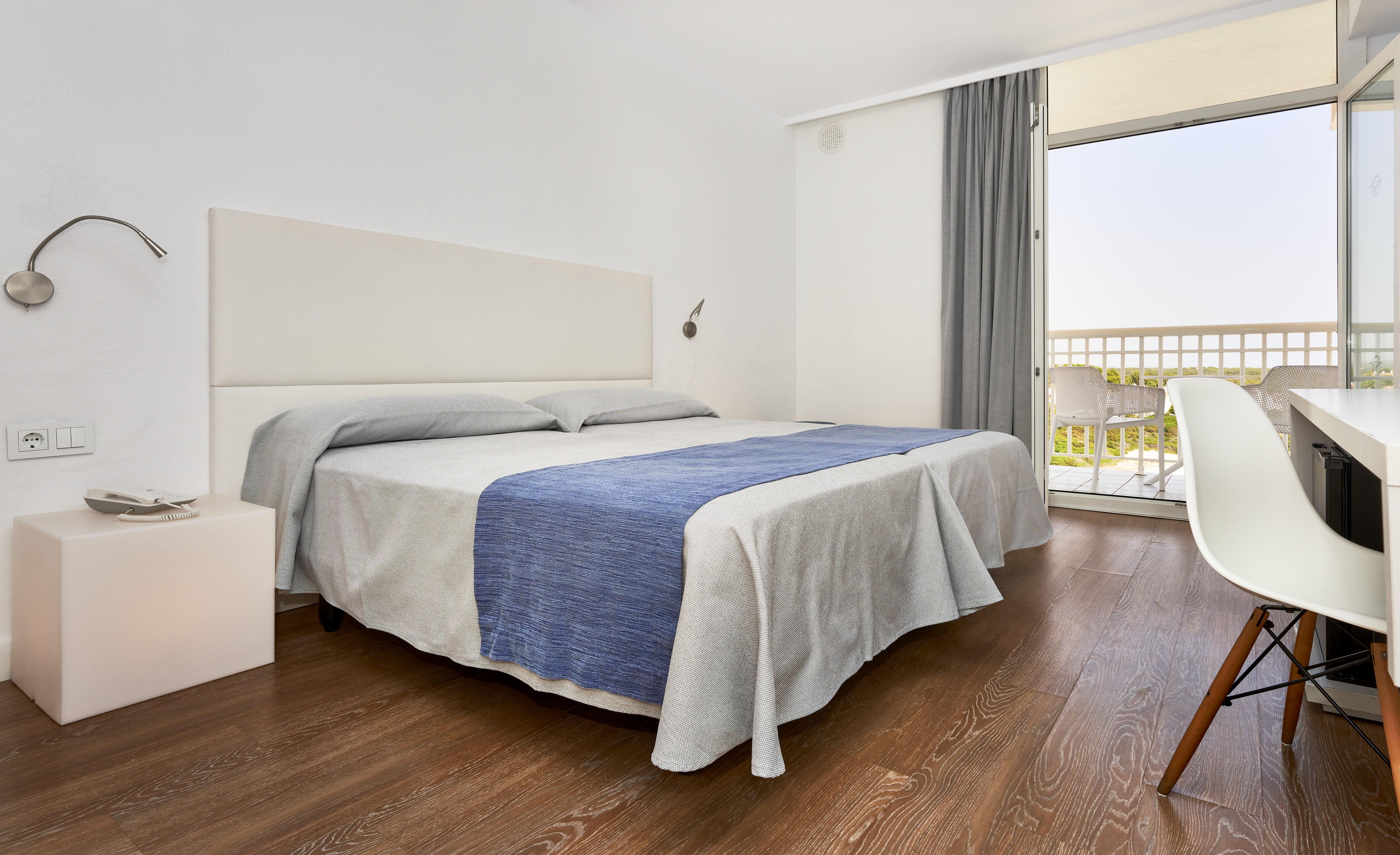 Smartline Cala N Bosch Hotel Кала'н Бош Екстериор снимка