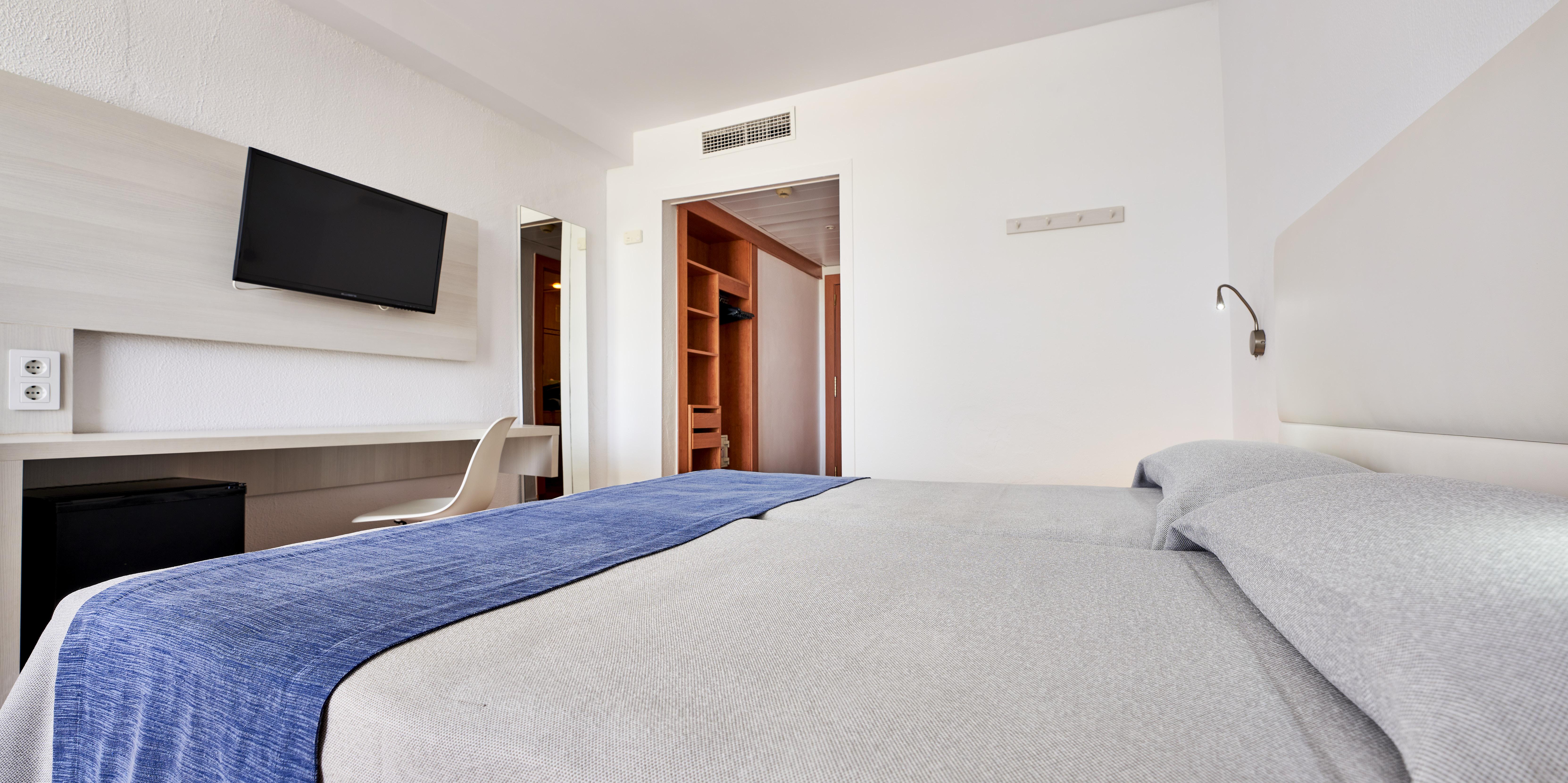 Smartline Cala N Bosch Hotel Кала'н Бош Екстериор снимка