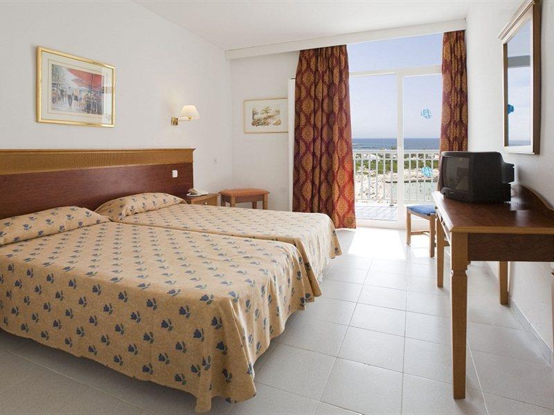Smartline Cala N Bosch Hotel Кала'н Бош Екстериор снимка
